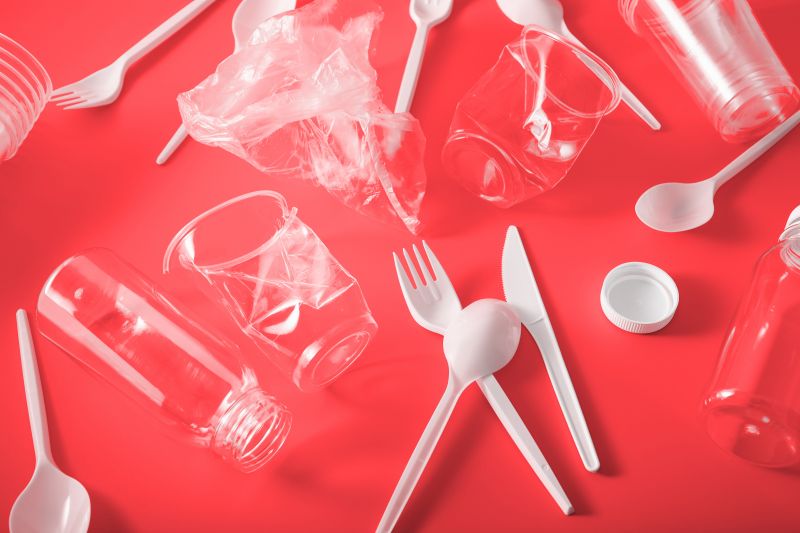 Seamos claros sobre los plásticos de un solo uso