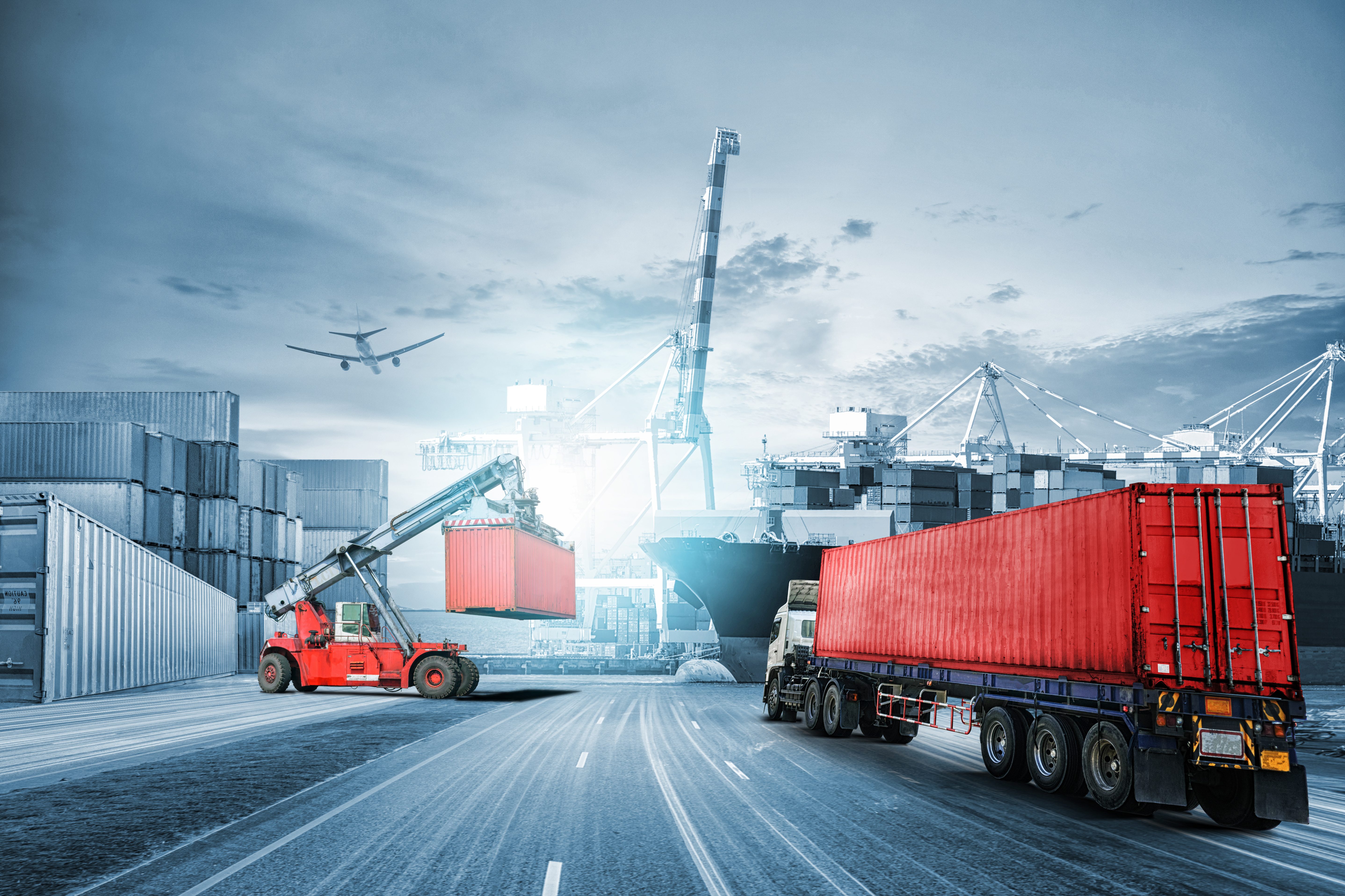 Puerto de envío relacionado con la logística de mover productos por todo el mundo